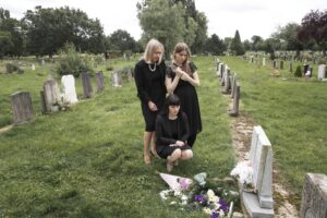 Dead Family in Dreams: Meaning, Spiritual Messages & Emotional Healing 3 spiritual meaning of dead family in dreams