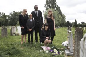 Dead Family in Dreams: Meaning, Spiritual Messages & Emotional Healing 1 Dead Family in Dreams