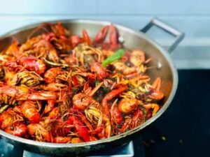 eating-cooked-lobster-dream-meaning